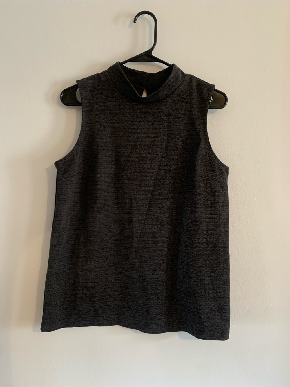 BANANA REPUBLIC Charcoal Mock Neck Sleeveless Tank